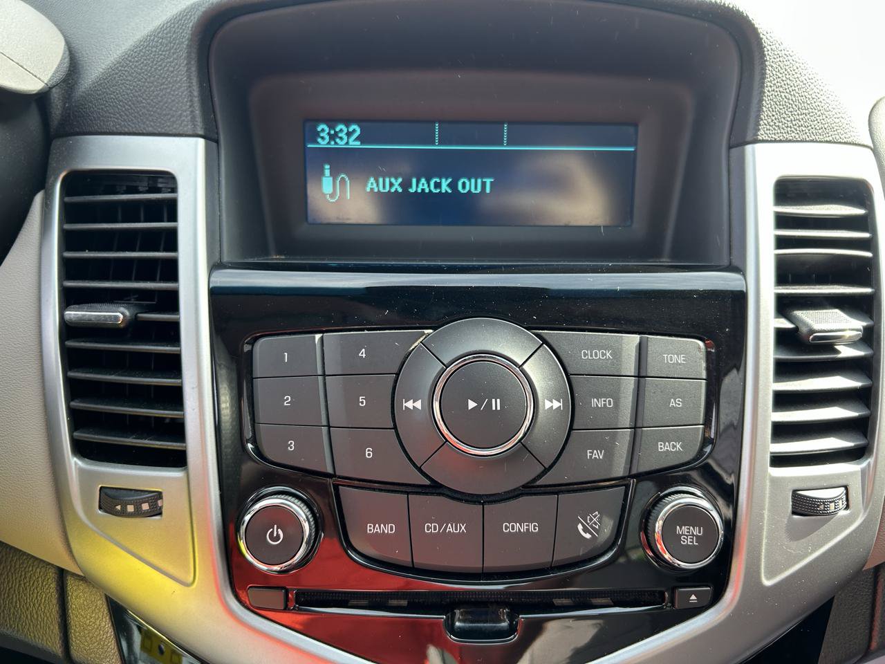 Used 2015 Chevrolet Cruze LT FWD image 24