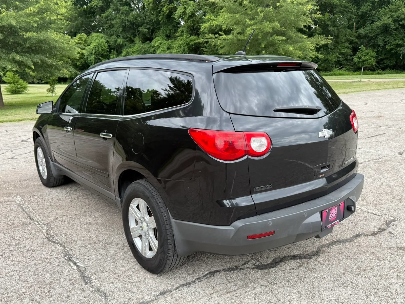 Used 2010 Chevrolet Traverse LT AWD/4WD image 7
