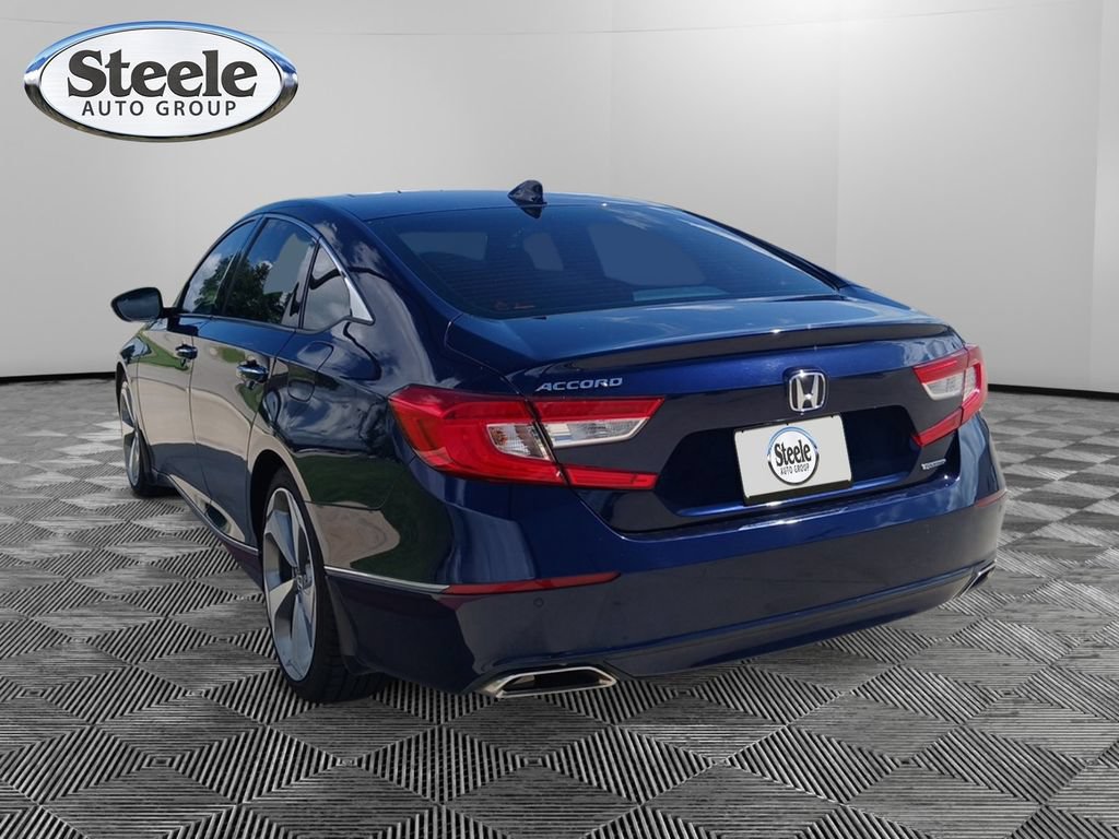 Used 2018 Honda Accord Touring image 2