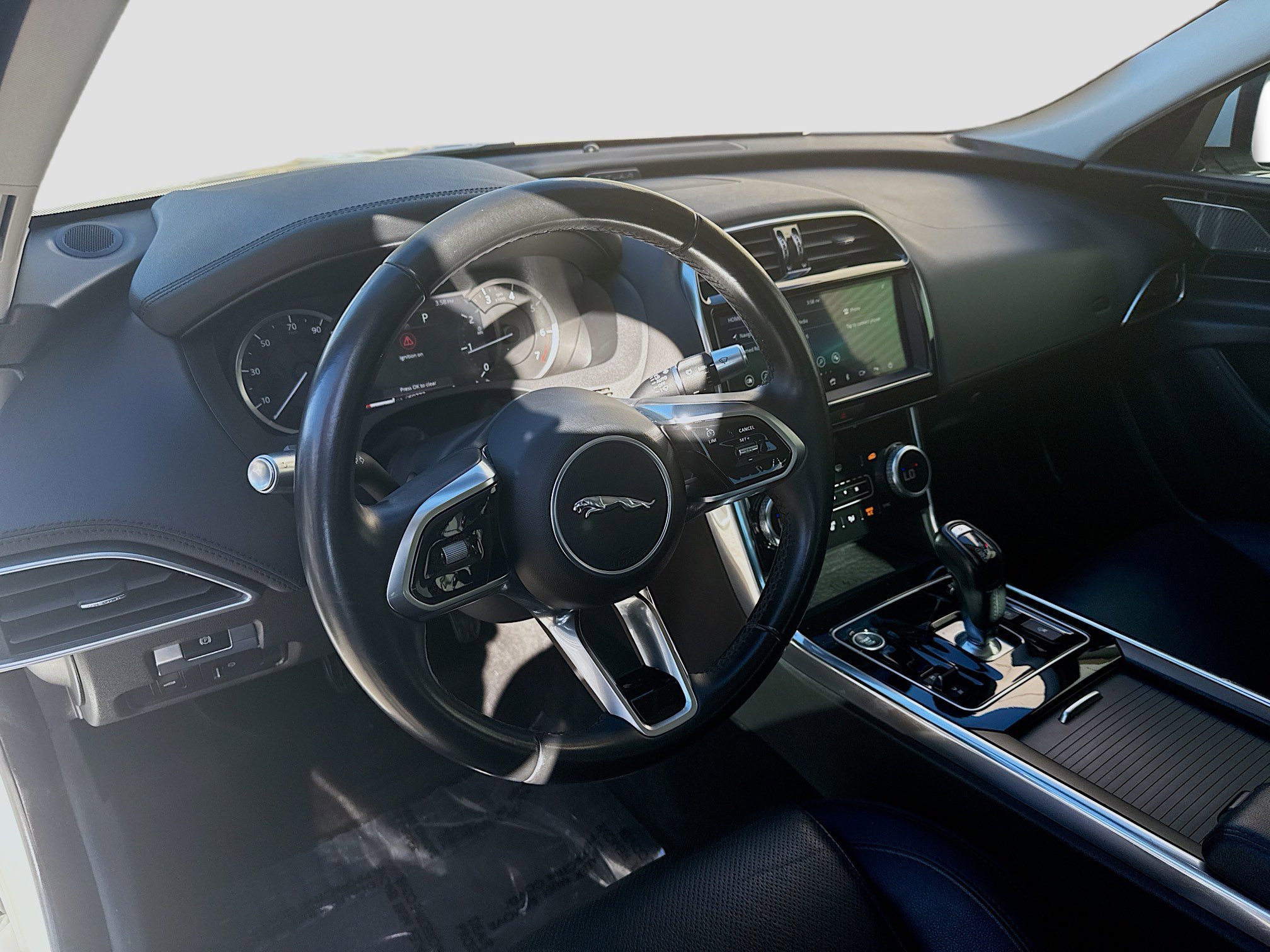 Used 2020 Jaguar XE S image 9