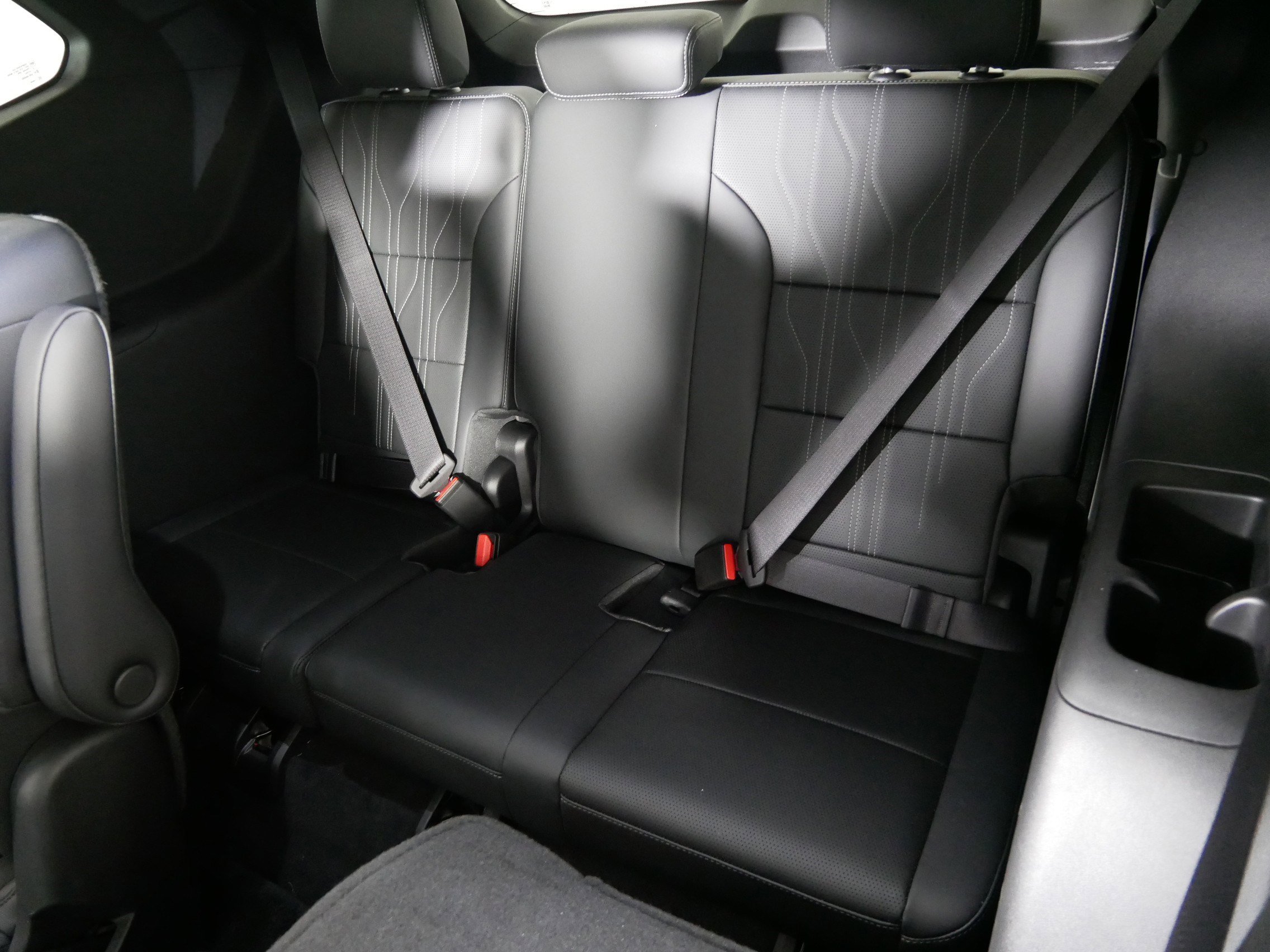 Used 2025 Buick Enclave Avenir w/ Trailering Package, 5000 lbs. image 33