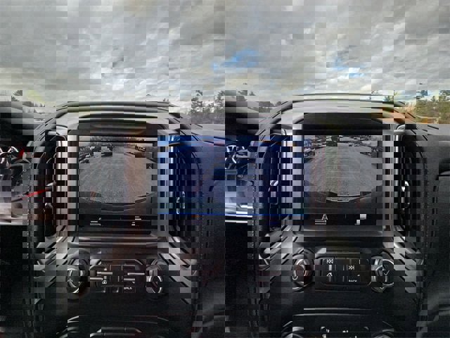 Used 2022 Chevrolet Silverado 2500 LT w/ Snow Plow Prep/Camper Package image 15