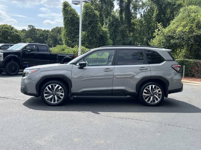 Used 2025 Subaru Forester Touring w/ Popular Package - Touring AWD/4WD image 11