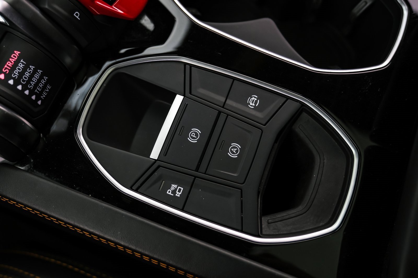 Used 2020 Lamborghini Urus image 27