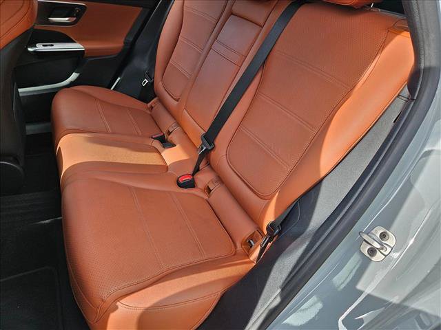 Used 2025 Mercedes-Benz GLC 300 image 14