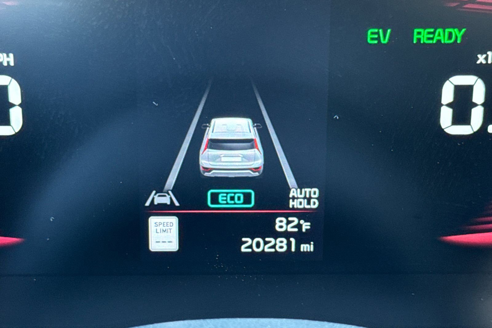 Used 2023 Kia Niro LX image 21