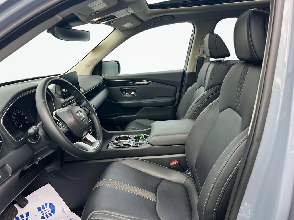 Used 2023 Honda Pilot Touring image 9