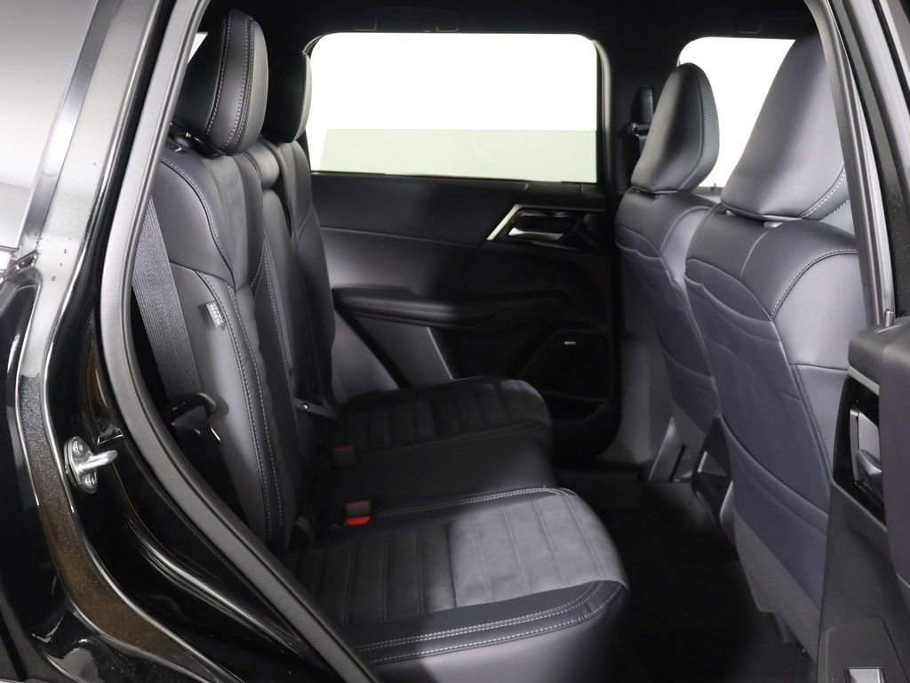 New 2026 Mitsubishi Outlander LE AWD/4WD image 31