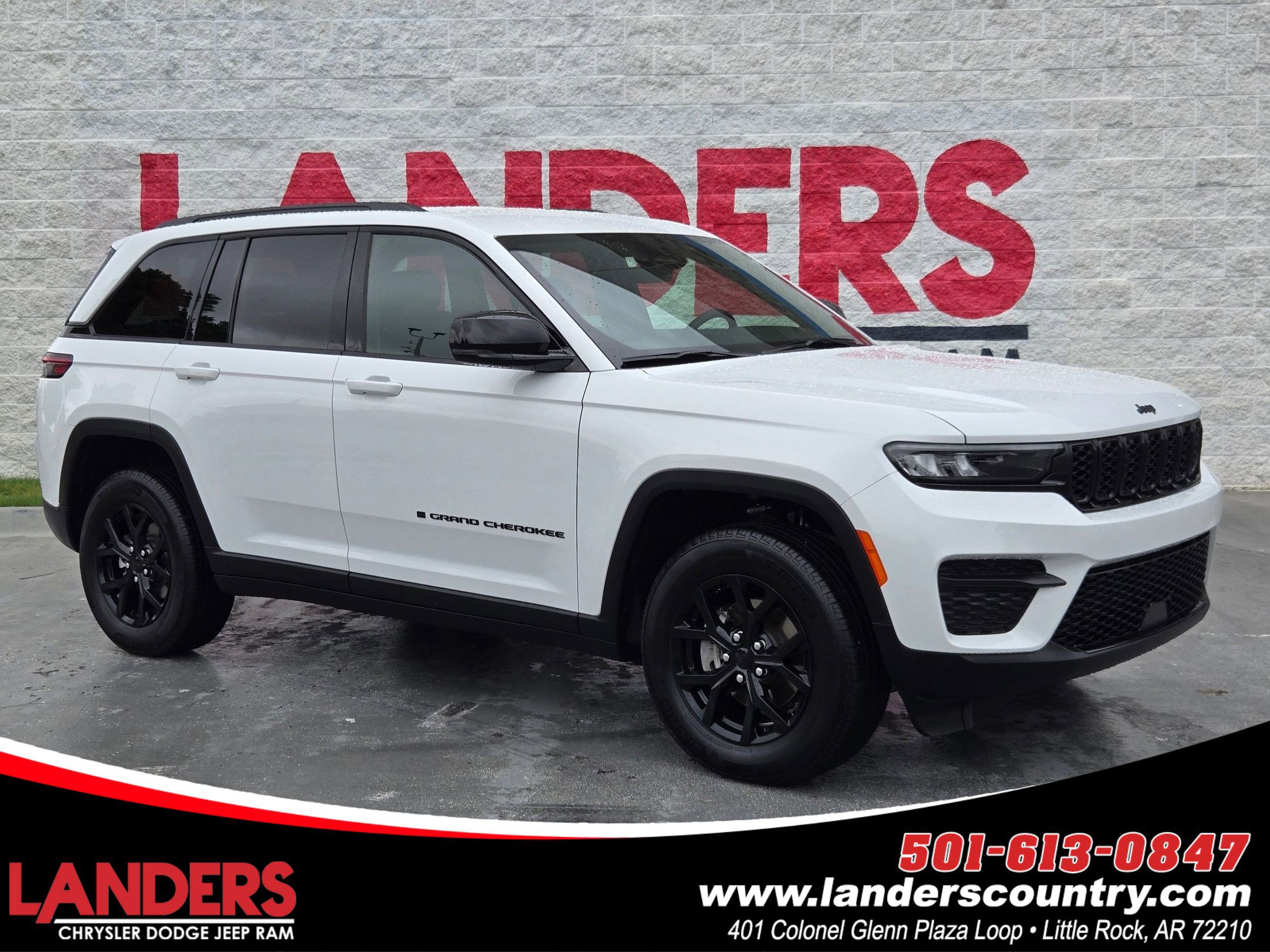 Used 2025 Jeep Grand Cherokee 4WD image 1
