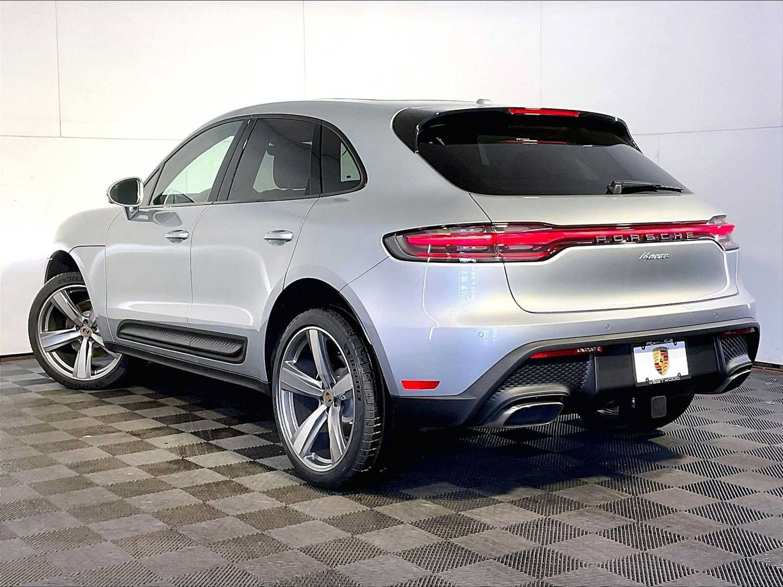 New 2026 Porsche Macan AWD/4WD image 3