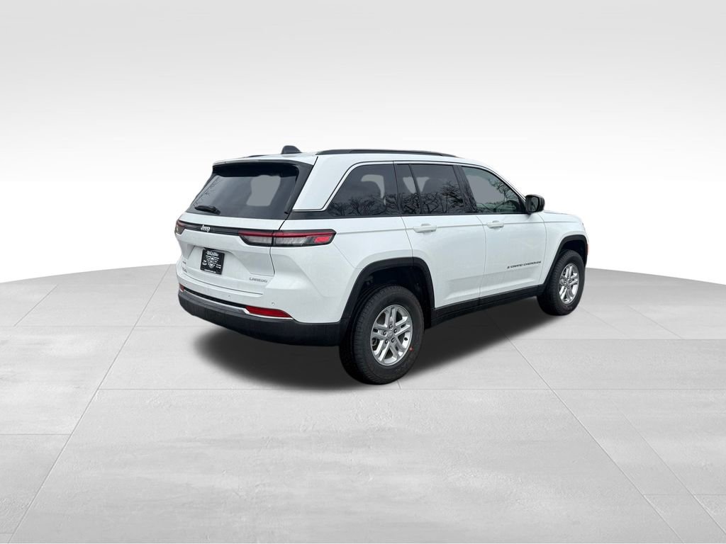 New 2025 Jeep Grand Cherokee Laredo image 7