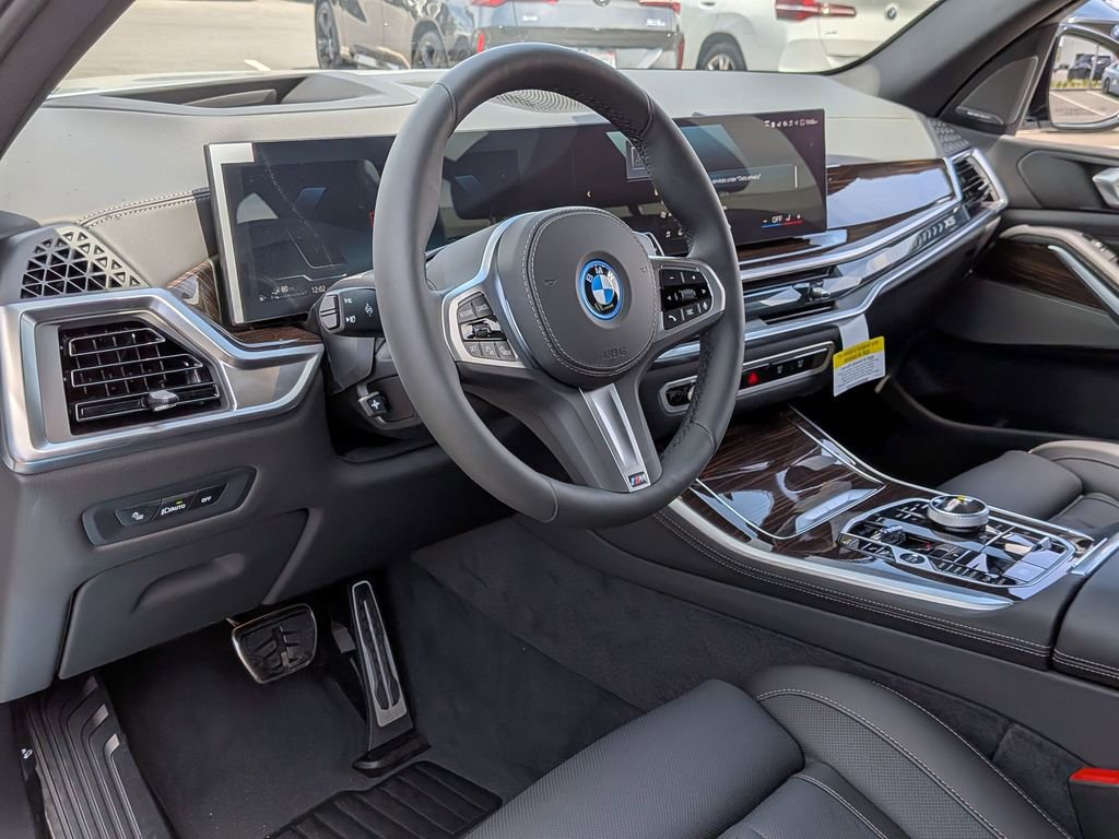 New 2026 BMW X5 xDrive50e image 8