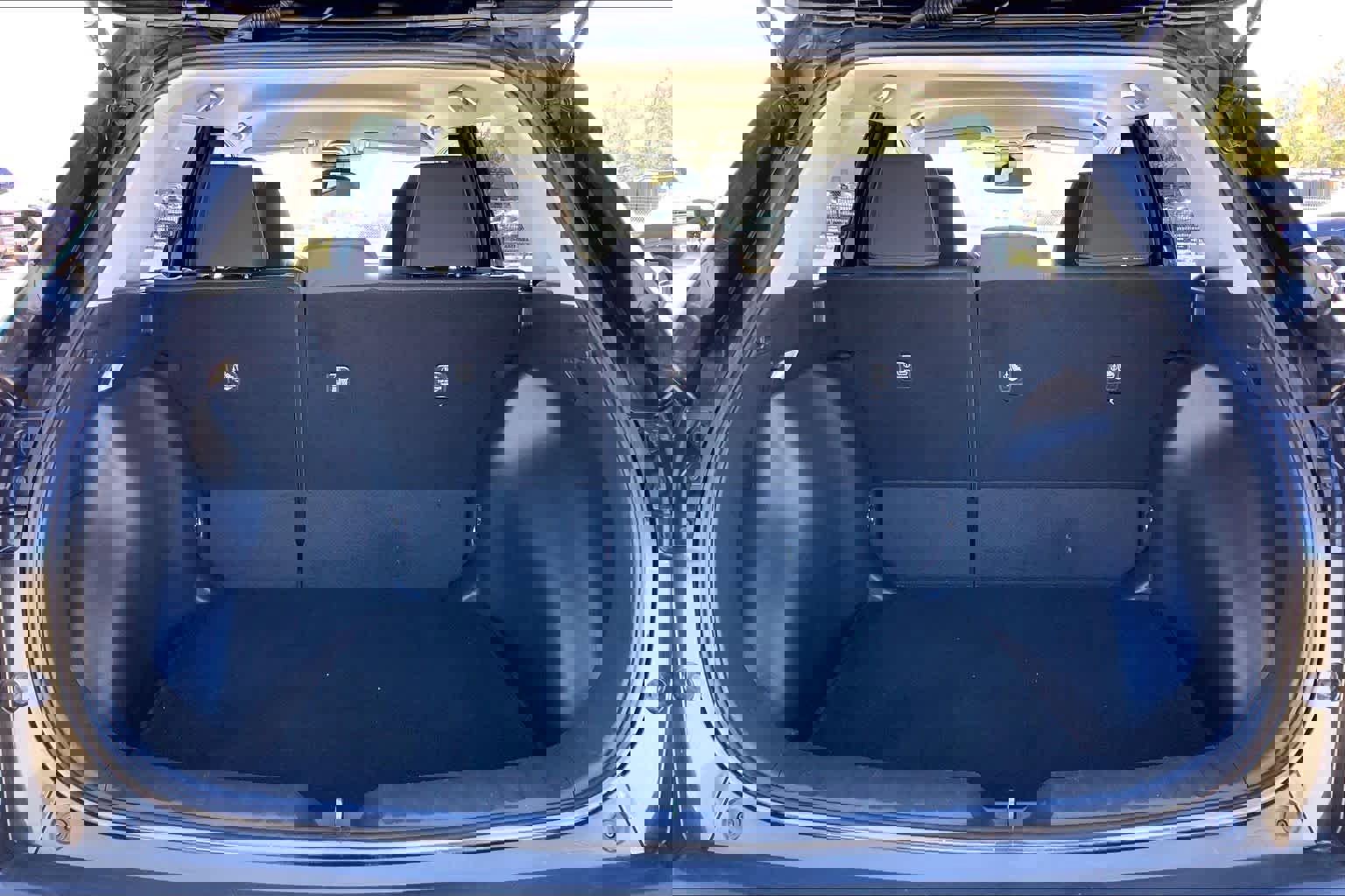 Used 2025 Toyota Corolla Cross LE image 32