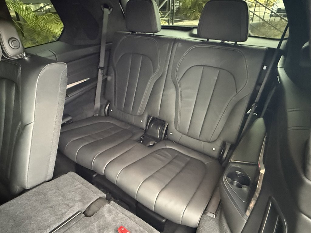 Used 2020 BMW X7 M50i w/ Executive Package image 19