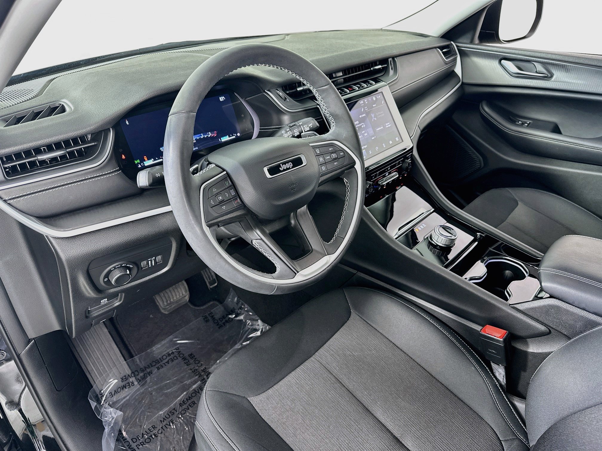 Used 2023 Jeep Grand Cherokee L Laredo w/ Luxury Tech Group I RWD image 9