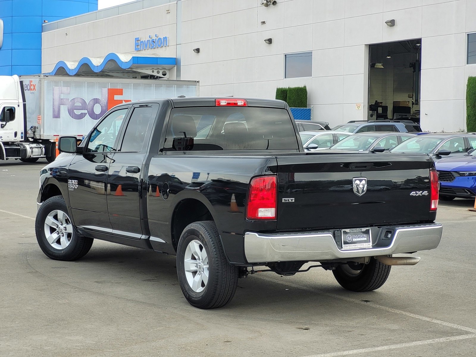 Used 2024 RAM 1500 Classic SLT image 7