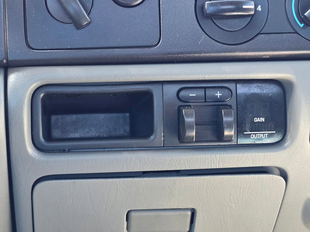 Used 2006 Ford F350 XLT image 32