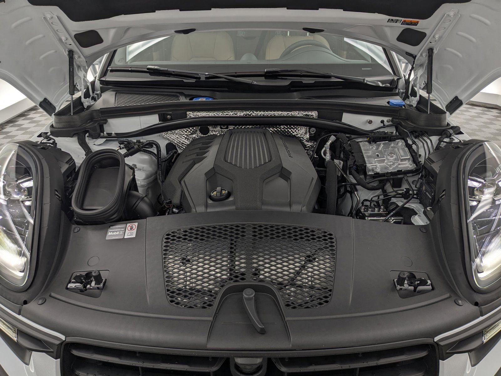 New 2026 Porsche Macan image 26