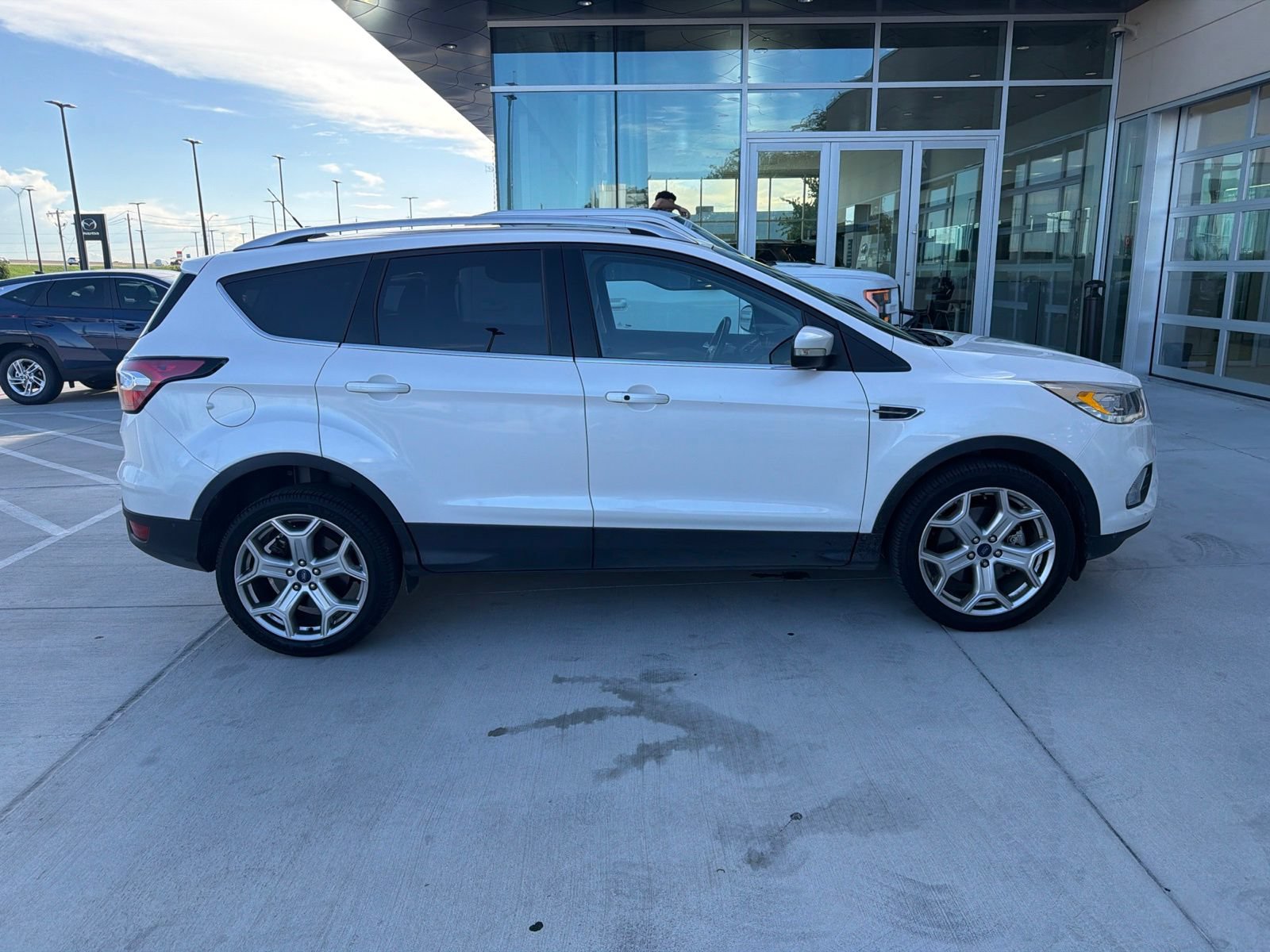 Used 2018 Ford Escape Titanium w/ Ford Safe & Smart Package AWD/4WD image 4