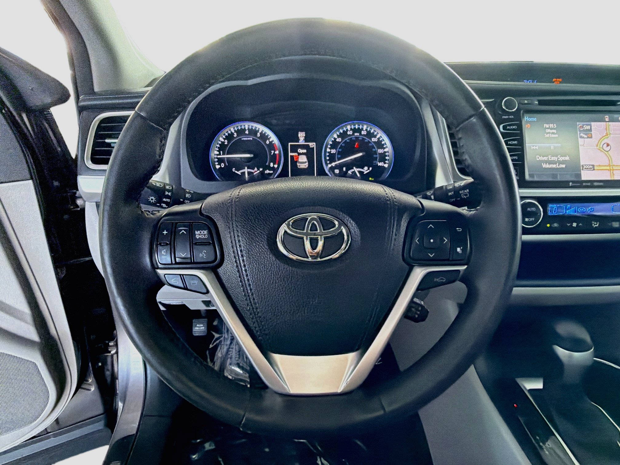 Used 2016 Toyota Highlander Limited w/ Driver Technology Package AWD/4WD image 17