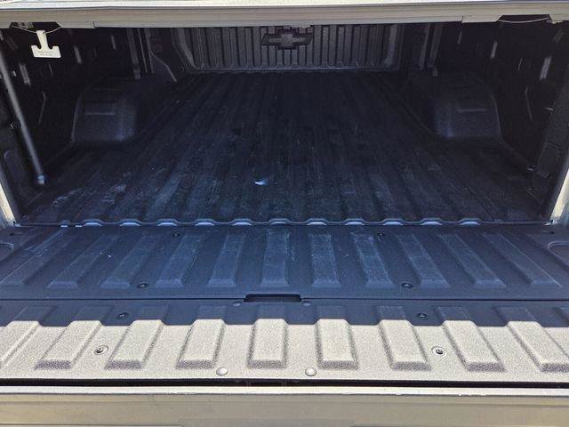 Used 2025 Chevrolet Silverado 2500 High Country w/ Technology Package AWD/4WD image 13