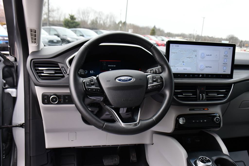 Used 2023 Ford Escape Platinum image 12