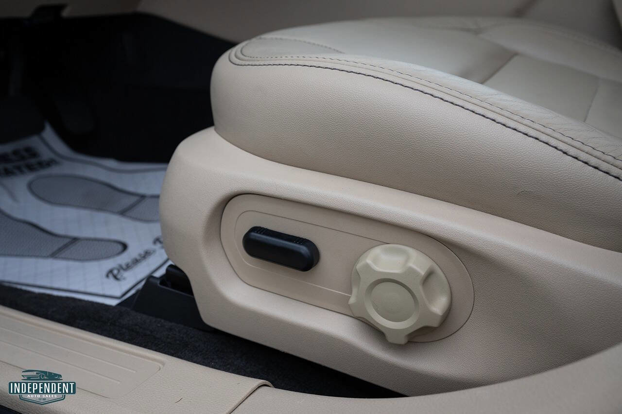 Used 2013 Ford Taurus SEL image 18