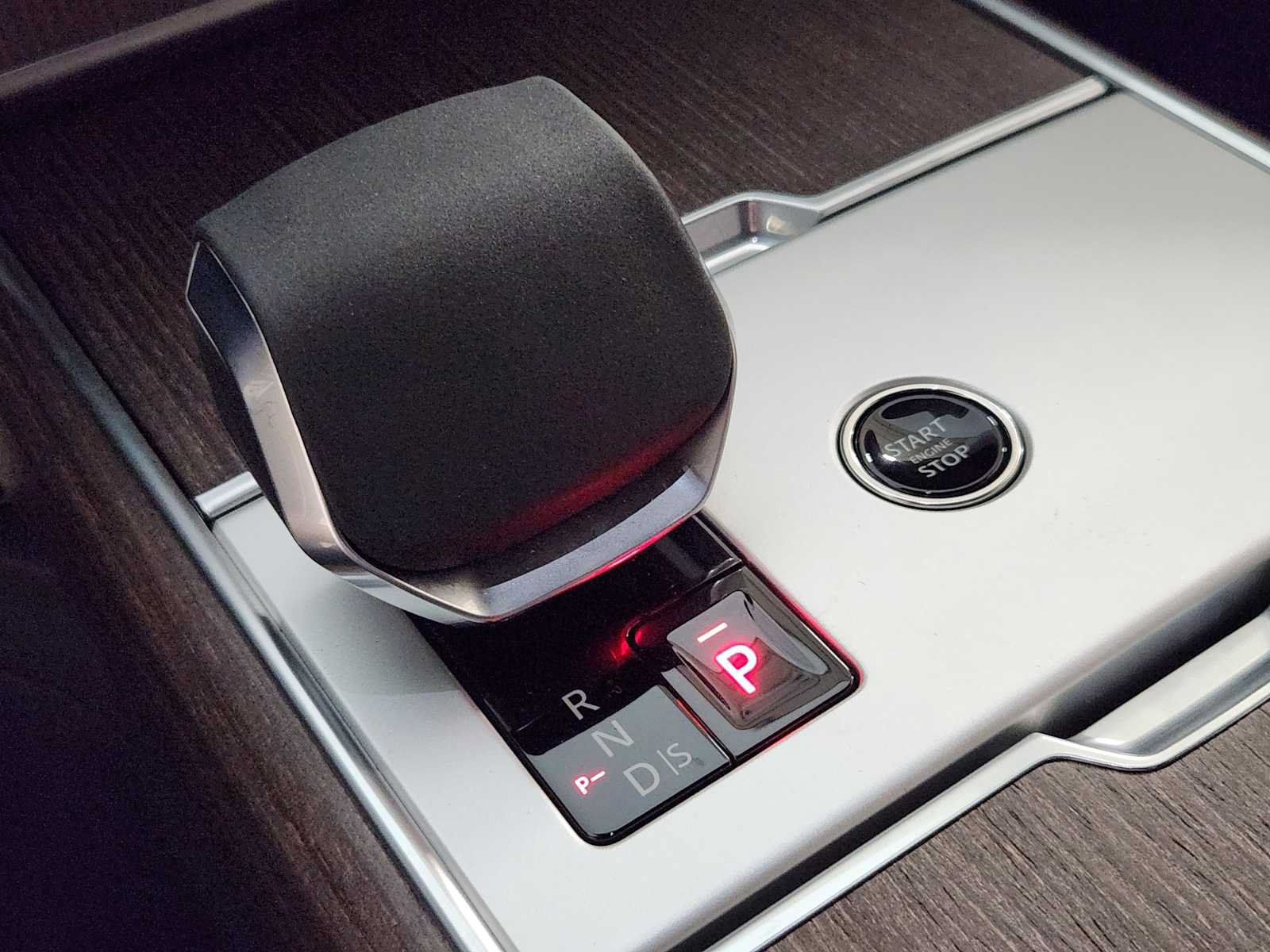 New 2026 Land Rover Range Rover SE AWD/4WD image 18