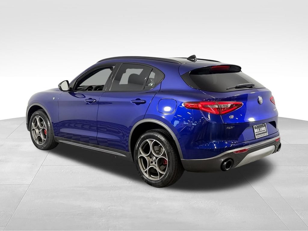 Used 2023 Alfa Romeo Stelvio Ti AWD/4WD image 8