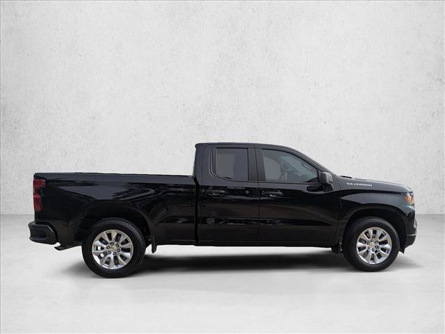 Used 2025 Chevrolet Silverado 1500 Custom image 4