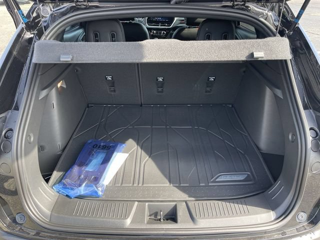 New 2026 Chevrolet Trax RS w/ Sunroof Package FWD image 23