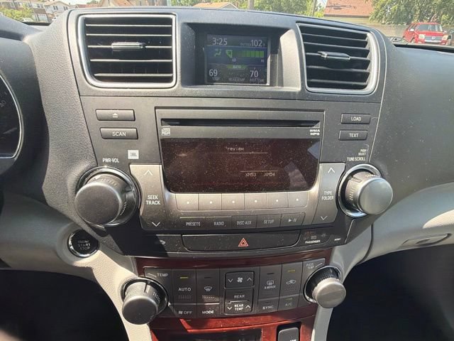 Used 2012 Toyota Highlander Limited w/ Tow Pkg AWD/4WD image 23