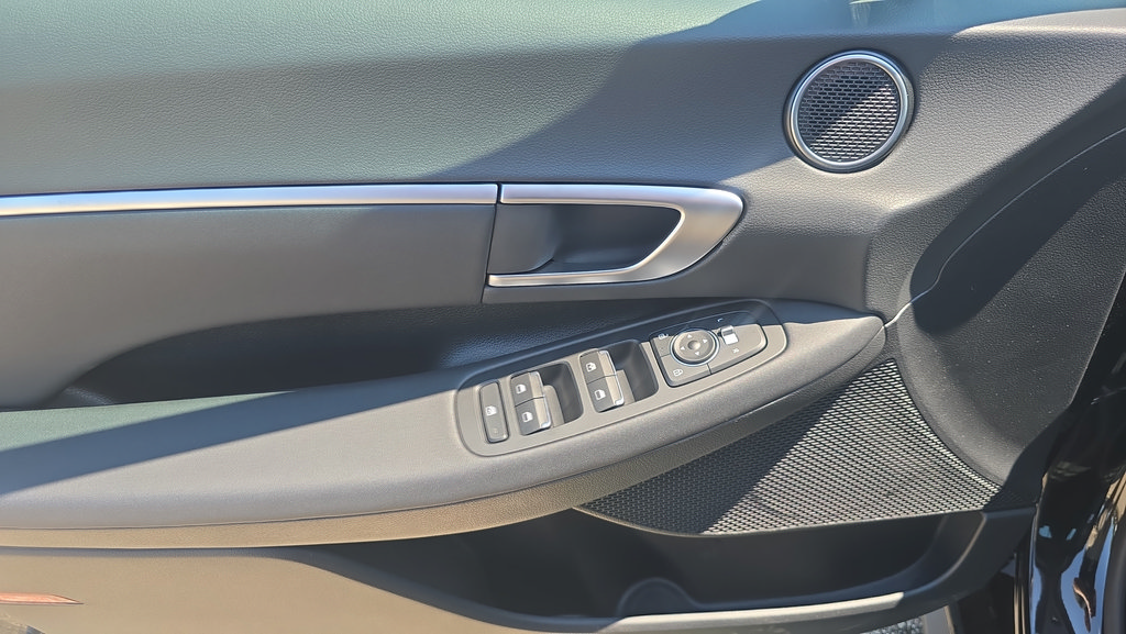 New 2026 Hyundai Sonata Blue FWD image 16