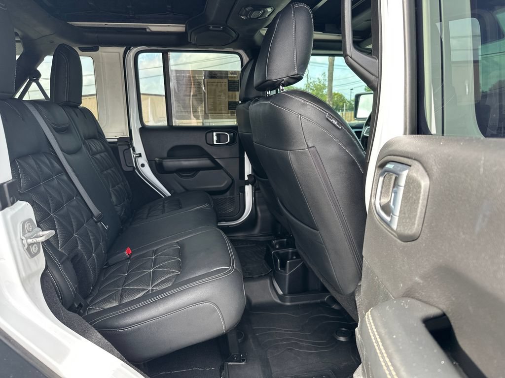 Used 2021 Jeep Wrangler Unlimited Sahara AWD/4WD image 16