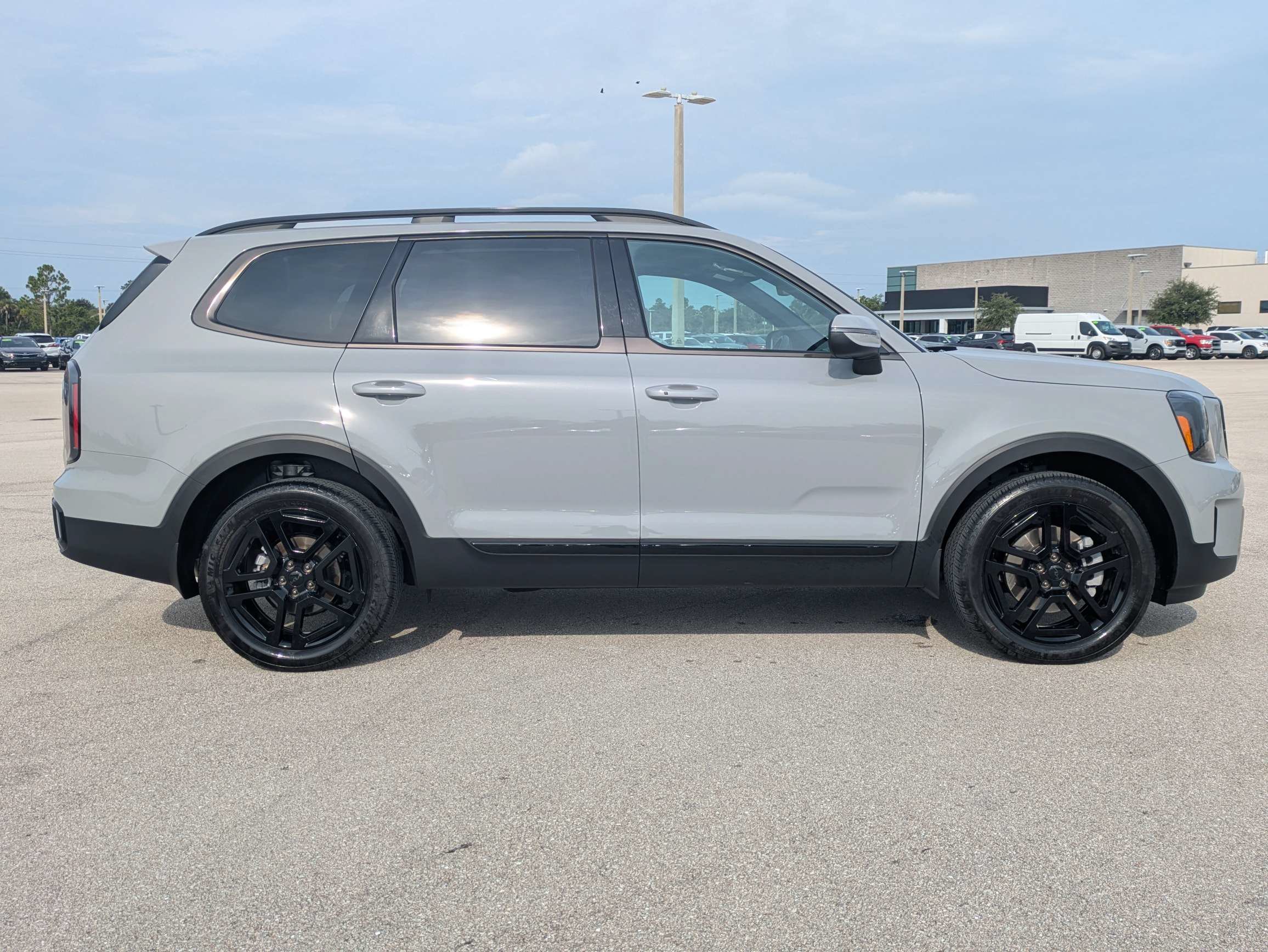 Certified 2025 Kia Telluride EX X-Line AWD/4WD image 4