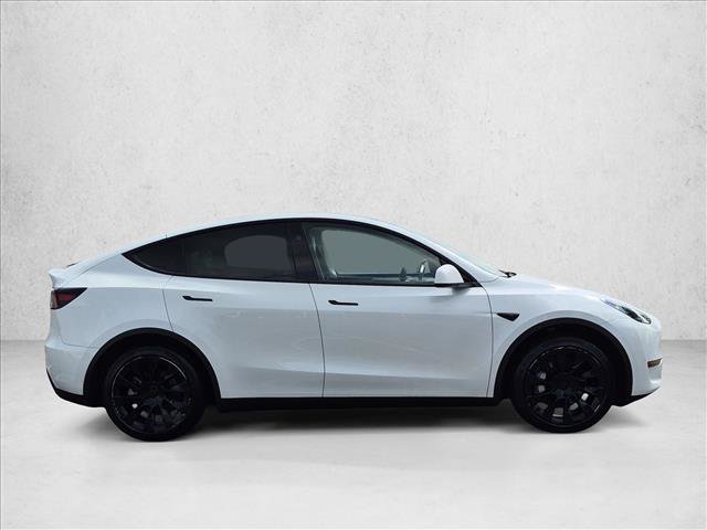 Used 2024 Tesla Model Y Long Range RWD image 4