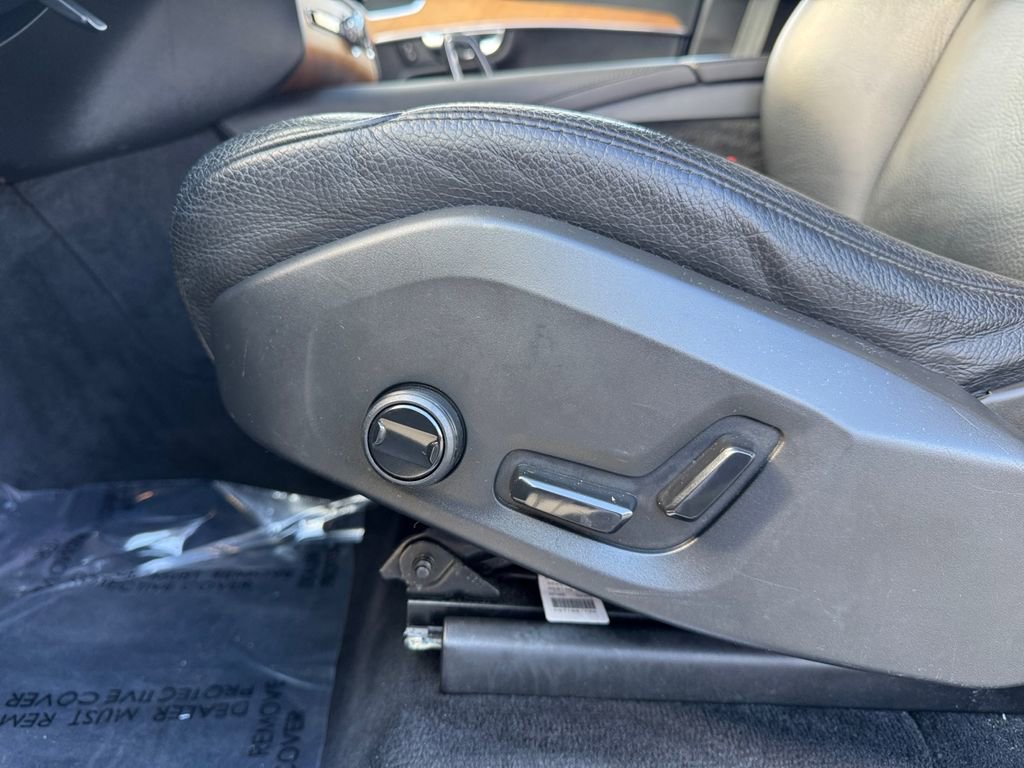 Certified 2023 Volvo XC90 B5 Plus w/ Protection Package image 27