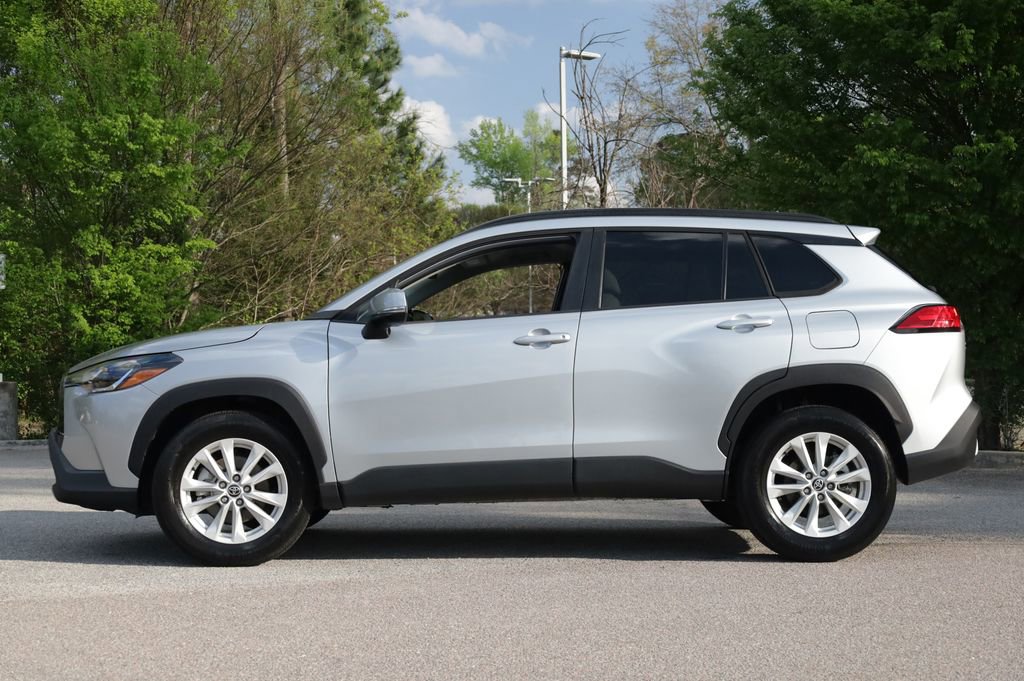 Used 2023 Toyota Corolla Cross LE image 3