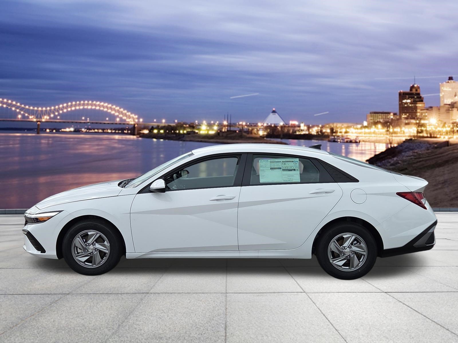 New 2026 Hyundai Elantra SE FWD image 2