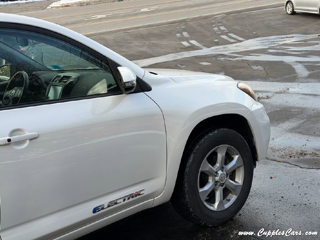 Used 2014 Toyota RAV4 EV image 41