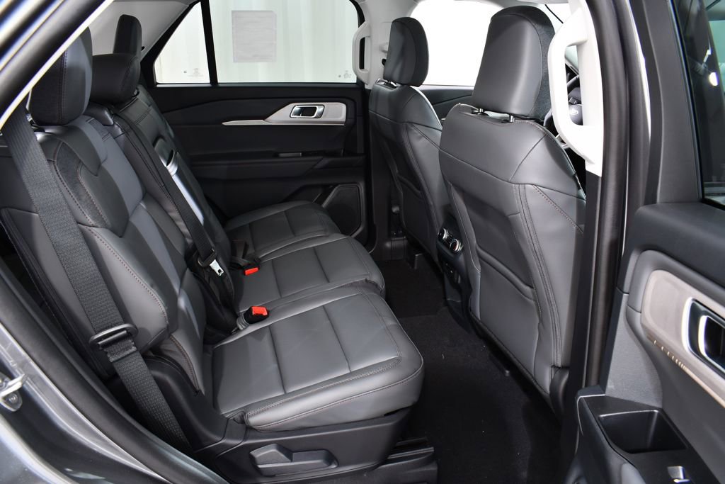 New 2025 Ford Explorer Active w/ Active Comfort Package image 19