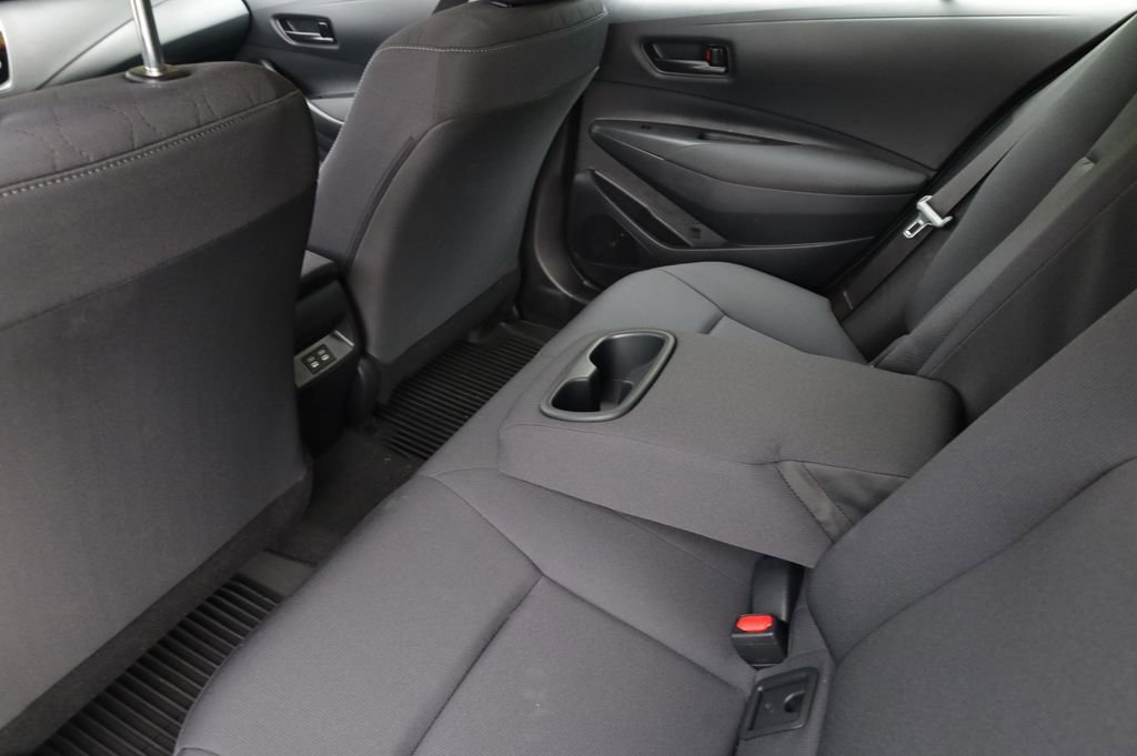 Used 2025 Toyota Corolla LE image 23