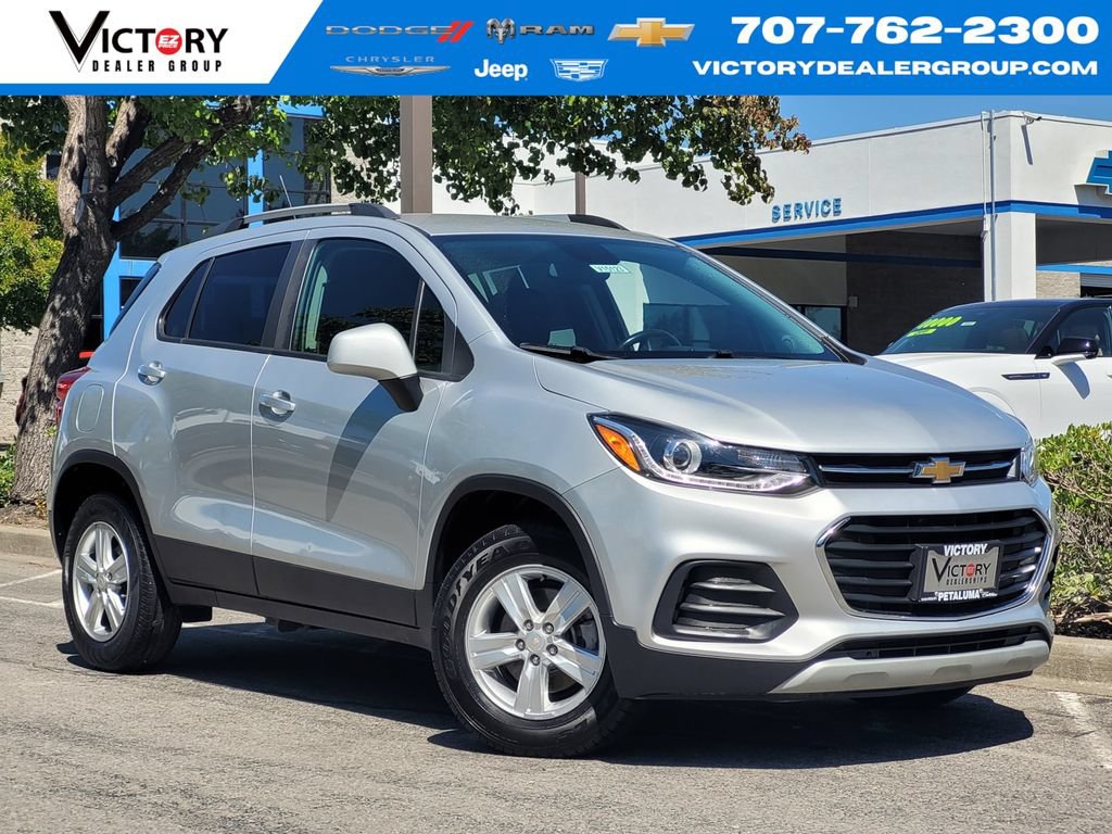 Used 2022 Chevrolet Trax LT w/ Driver Confidence Package AWD/4WD image 1