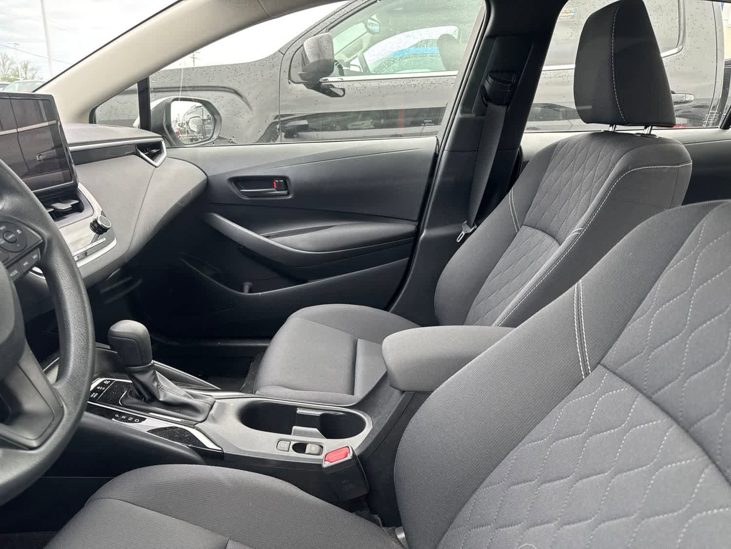 Used 2024 Toyota Corolla LE FWD image 30