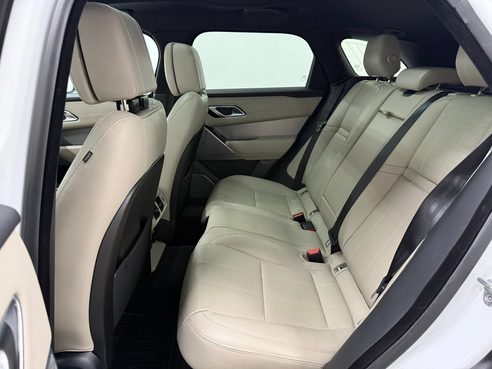 Used 2019 Land Rover Range Rover Velar R-Dynamic HSE AWD/4WD image 36