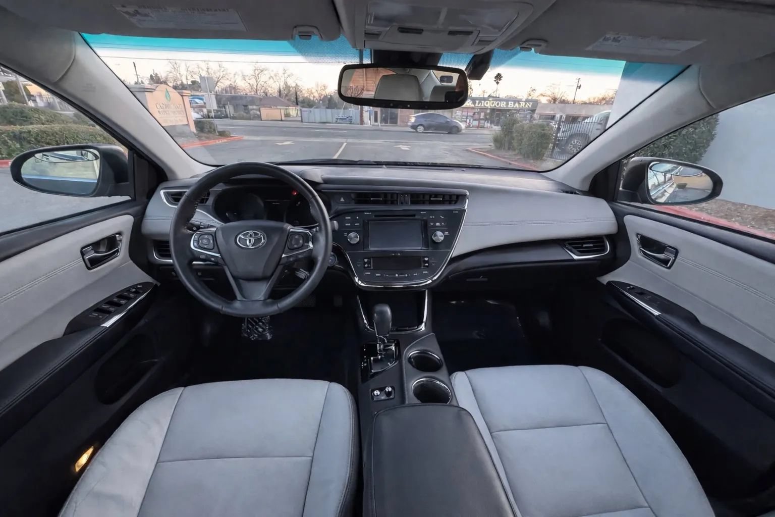 Used 2018 Toyota Avalon XLE Plus w/ Carpet Mat Package FWD image 18