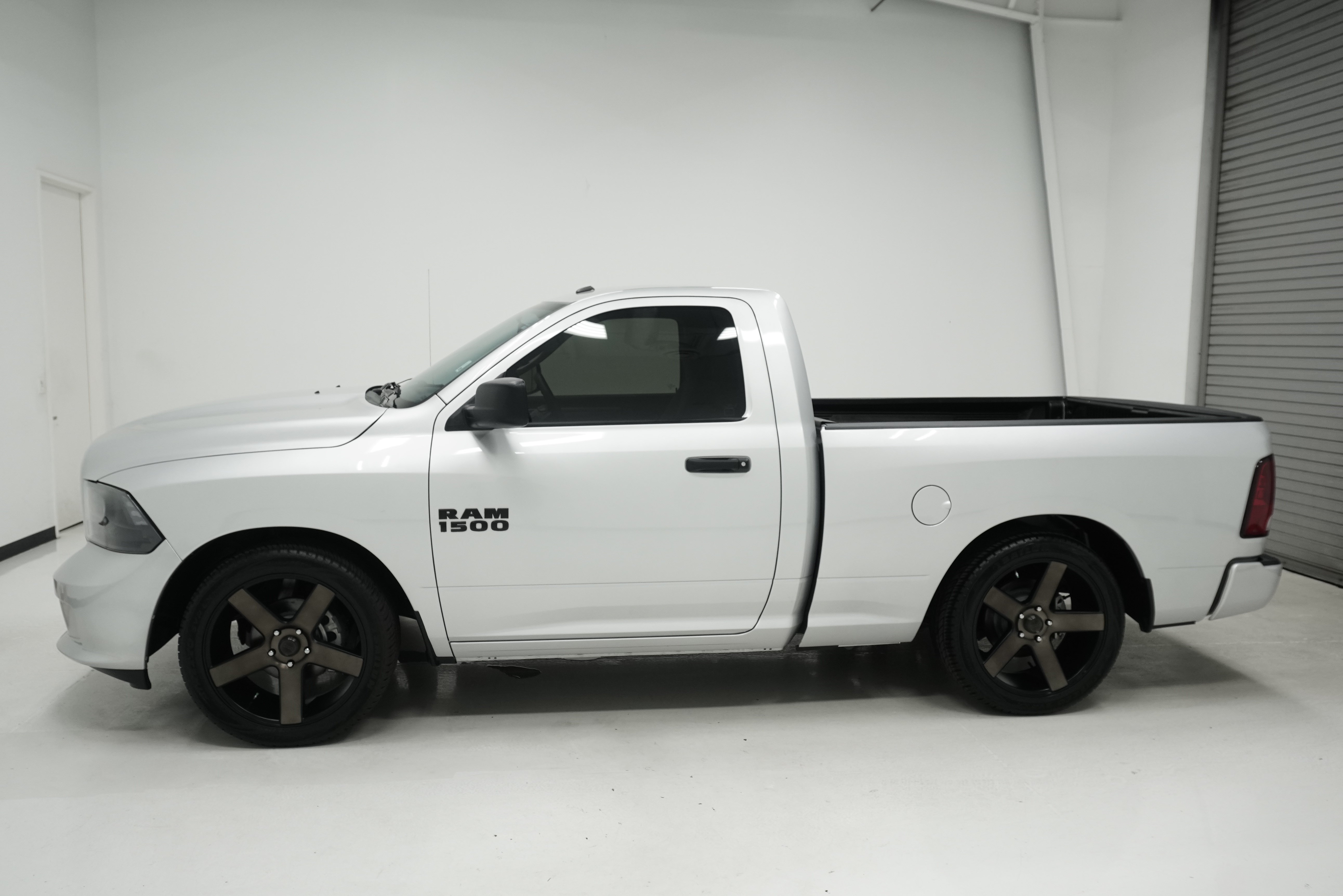 Used 2017 RAM 1500 Express RWD image 7