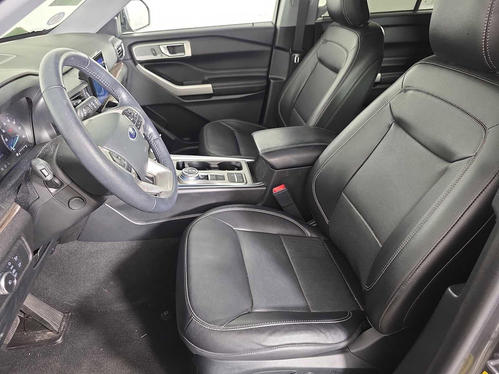 Used 2022 Ford Explorer Limited w/ Equipment Group 301A image 23