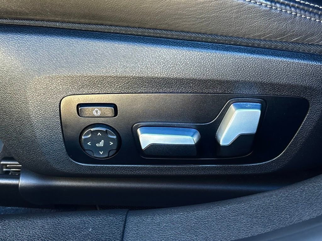 Used 2022 BMW M3 Competition w/ M Carbon Exterior Package image 16