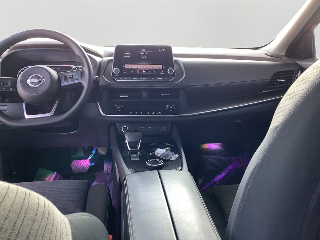 Used 2023 Nissan Rogue SV image 16
